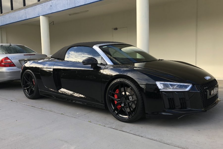 AUDI R8 ON 20