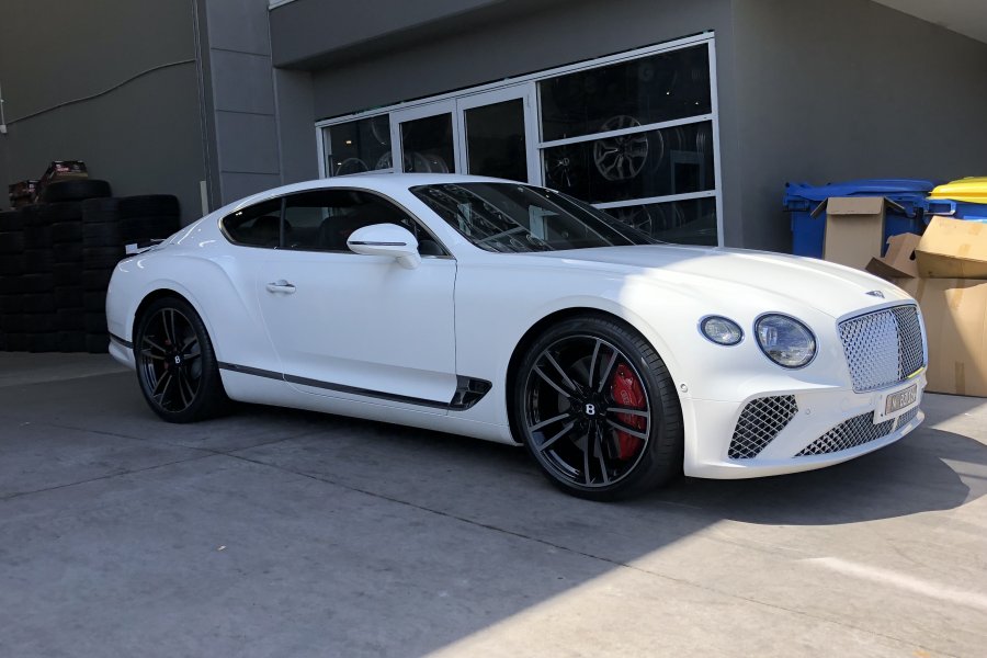 22 INCH HR ALLOYS ON THIS 2019 BENTLEY